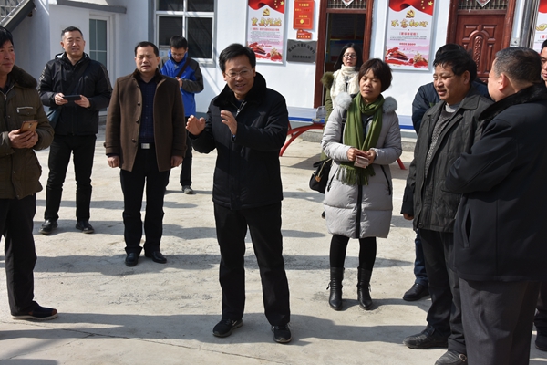 1518569835407984.jpg 1.公司副總經(jīng)理、工會主席陳向軍發(fā)表重要講話.jpg