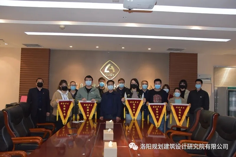 1586746034129611.jpg 640.webp (21).jpg